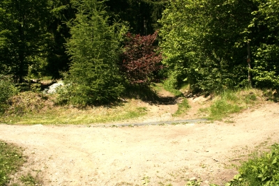 003 Fri 0.6km straight ahead.JPG