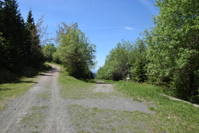 075 Sat 9.8km sharp turn left downhill.JPG
